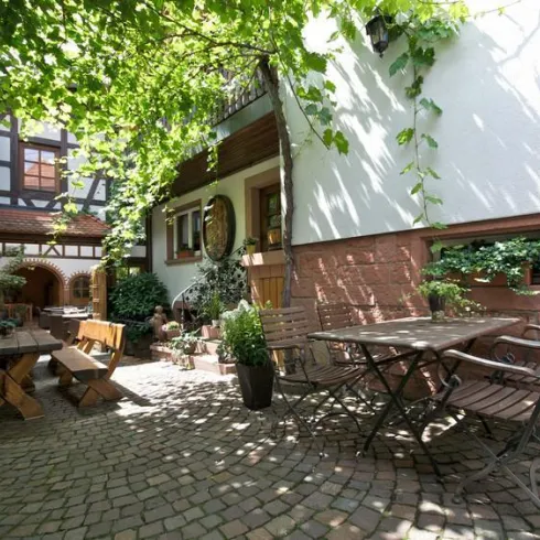 Weingut und Weinstube Leonhard (© Fam Leonhard)