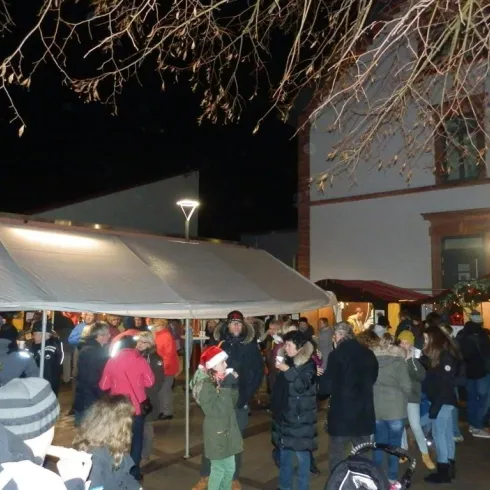 Weihnachtsmarkt (© Ortsgemeinde Mittelbrunn)