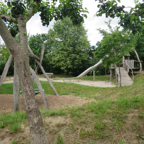 Spielplatz an den Haardtwiesen in Ottersheim