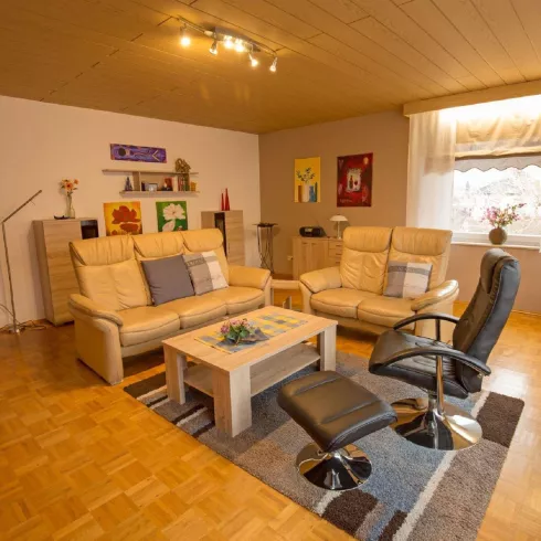Wohnzimmer Bild 1 (© Erika Thurau) Wohnzimmer Bild 1 (© Erika Thurau)