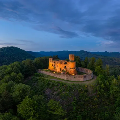 Burg Gräfenstein am Abend