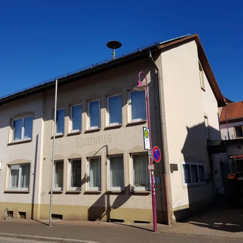 Bushaltestelle Rathaus Merzalben