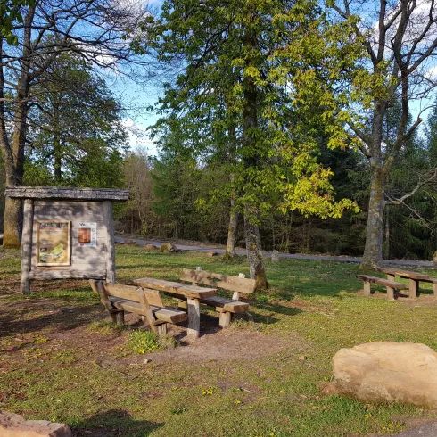 Sitzgruppen am Wanderparkplatz Luitpoldstein