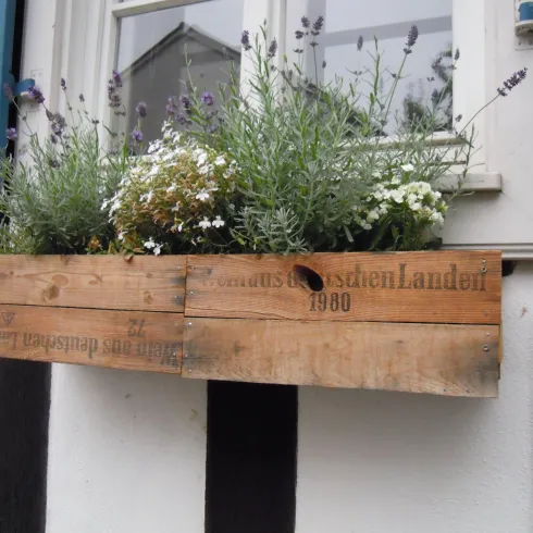 Blumenschmuck am Fachwerkhaus (© Südpfalz Tourismus Kandel e.V.)