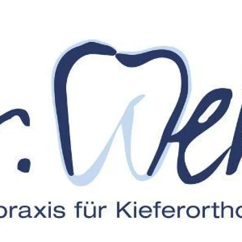 Ein Logo von Dr. Wehl mit dem Schriftzug "Privatpraxis für Kieferorthopädie". Es ist einfach und modern gestaltet.