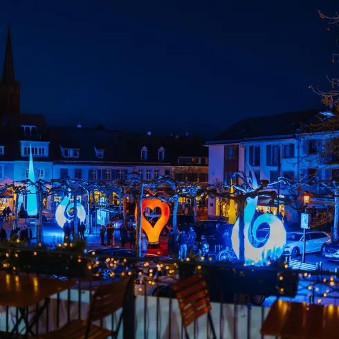 Der illumnierte Stadtplatz