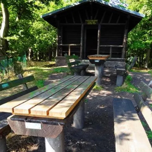 Frankenthaler Hütte auf dem Rahnfels (© Stadt Bad Dürkheim)