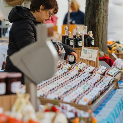 Der Hubertusmarkt lädt zum Kaufen & Entdecken ein.