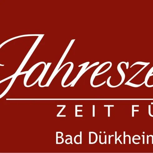 Ein Logo der Marke "Vier Jahreszeiten" mit dem Slogan "Zeit für Wein". Es ist in Rot und Weiß gehalten und bezieht sich auf Bad Dürkheim/Pfalz.