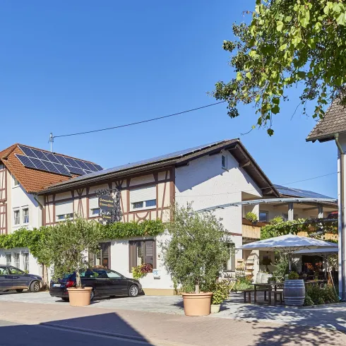 Außenansicht Wein- und Gästehaus Zöller (© 'Wein und Gästehaus Zöller, Kirrweiler)