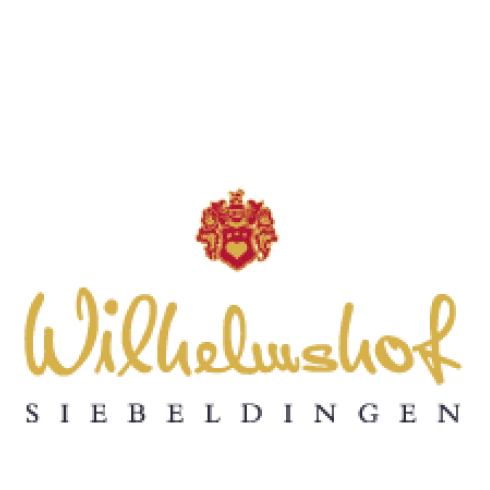 Ein elegantes Logo für "Wilhelmhof" in Siebeldingen. Es zeigt eine stilisierte Schrift und ein dekoratives Wappen.