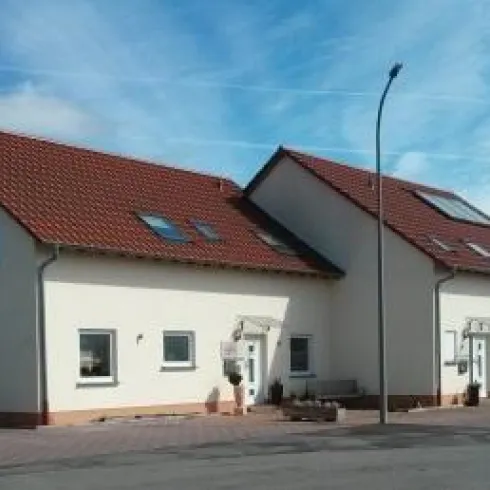 Ferienwohnungen Am Pfaffensee Aussenansicht (© Ferienwohnungen am Pfaffensee) Ferienwohnungen Am Pfaffensee Aussenansicht (© Ferienwohnungen am Pfaffensee)