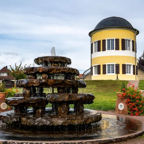 Pavillion mit Springbrunnen