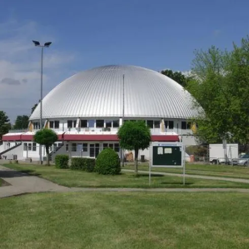 Eventkuppel Dampfnudel Rülzheim 1 (© Südpfalz-Tourismus Verbandsgemeinde Rülzheim e.V.)