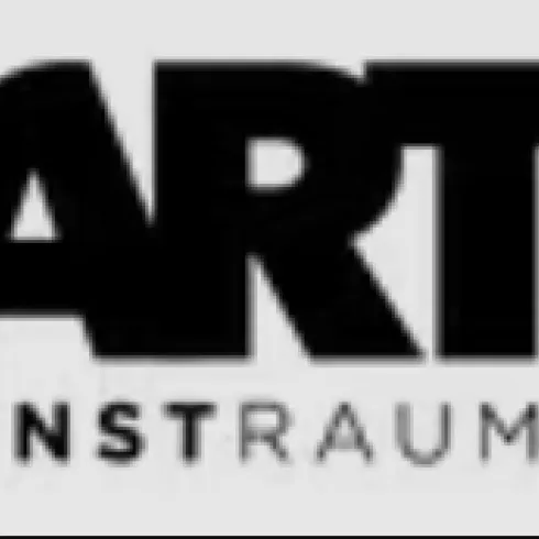 Ein stilisiertes Logo mit der Aufschrift „ART2 KUNSTRAUM“. Es vermittelt eine moderne und kreative Atmosphäre.