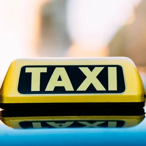 Taxi (© Adobe Stock)