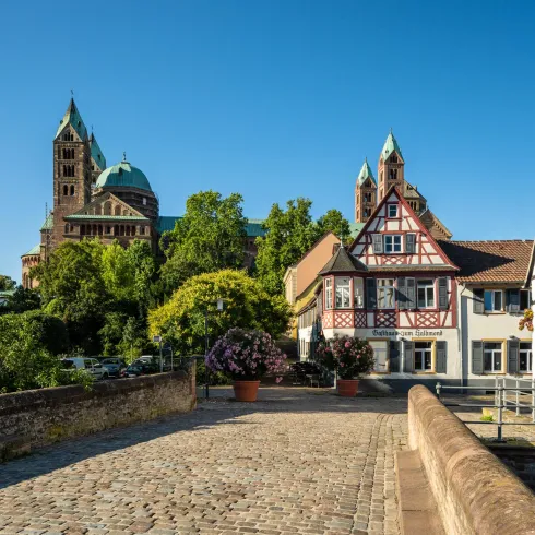 Sonnenbrücke mit Blick zum Dom (© Pfalz Touristik, Dominik Ketz)