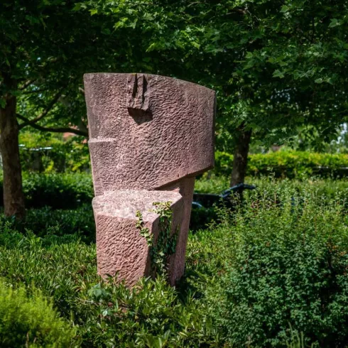 Kunstweg-Jockgrim_12_Sitzende_Figur