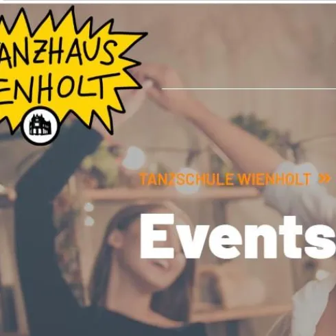 Ein lebhaftes Event im Tanzhaus Wienholt wird gezeigt. Menschen tanzen und haben Spaß in einer einladenden Atmosphäre.