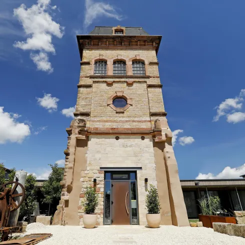 Wasserturm mit Ferienwohnungen