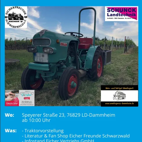 Eine alte grüne Traktor steht in einem Feld vor einem blauen Himmel. Das Bild enthält Informationen über eine Veranstaltung, das Südpfälzer Eichertreffen.