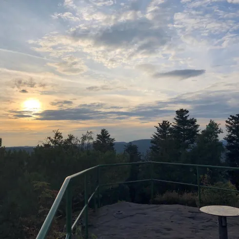 Ausblick Jüngstbergkanzel (© Adrian Stilgenbauer)