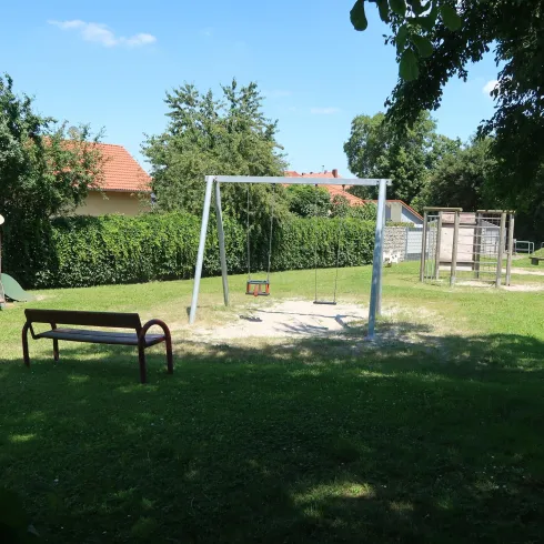 Spielplatz am Bahnhof Winden