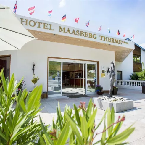 Haupteingang (© Hotel Maasberg Therme & Golf Resort)