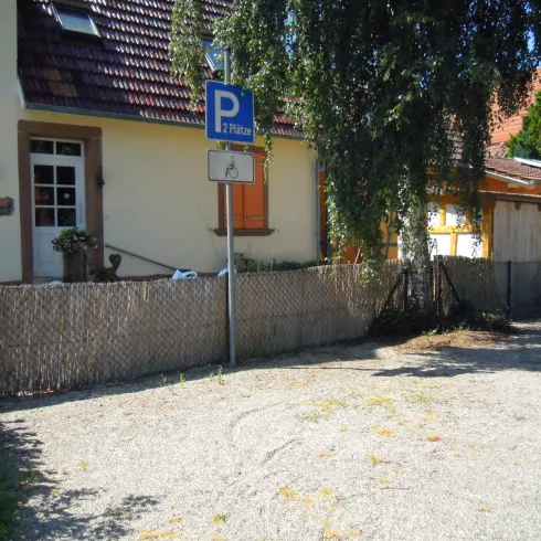Barrierefreier Parkplatz am Gemeindehaus Erlenbach