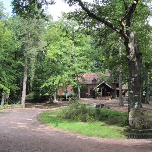 Landauer Hütte Außenansicht (© Verein SÜW Annweiler e.V.)