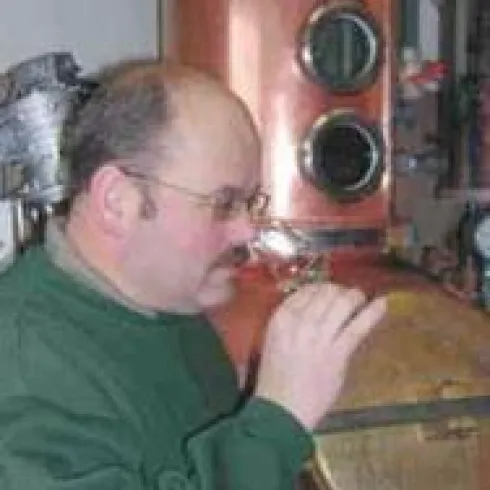 Der Innhaber der Obsttbrennerei Thomas Schnerer.