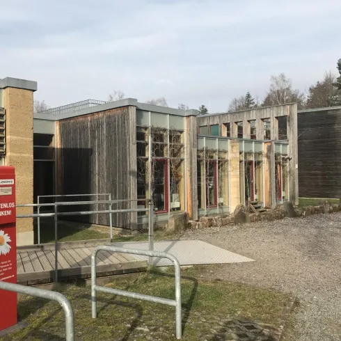 Haus der Nachhaltigkeit E-Bike-Ladesäule 2 (© Landesforsten.RLP.de/Naumer)