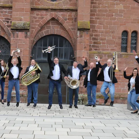 Brass Cats (© Brass Cats)