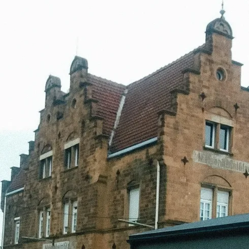 Bahnhofsgebäude (© Ferienregion Nahe-Glan | Rosalie Mowbray)