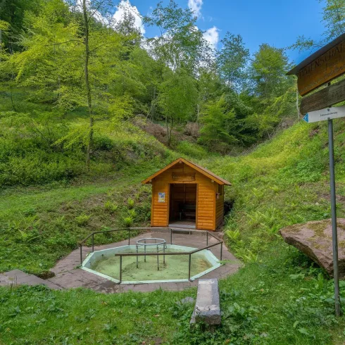 Teufelshütte mit Wassertretanlage Teufelshütte mit Wassertretanlage