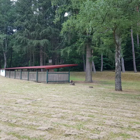 Überdachter Unterstand