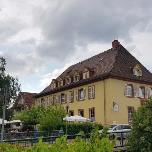 Gaststätte Altes Postamt mit Biergarten