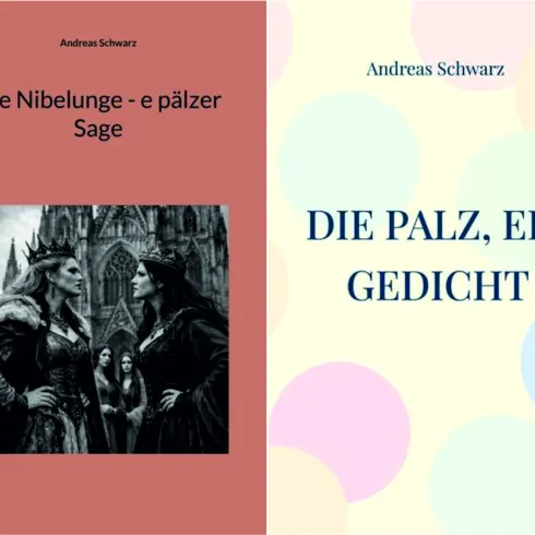 Ein Mann sitzt an einem Tisch in einer Bibliothek und liest etwas. Auf dem Tisch stehen Wasserflaschen und eine Lampe.