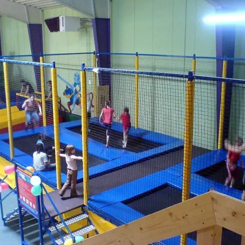 Trampolin (© Super Dubber)