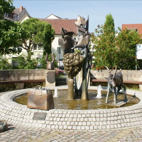 Geschichts- u. Brauchtumsbrunnen 3