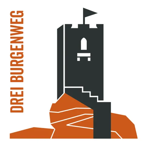 Ein stilisierter Burgturm auf einer Felslandschaft. Darunter steht der Text "Drei Burgenweg". Auf dem Foto ist die Wandermarkierung des Drei Burgenwegs zu sehen.