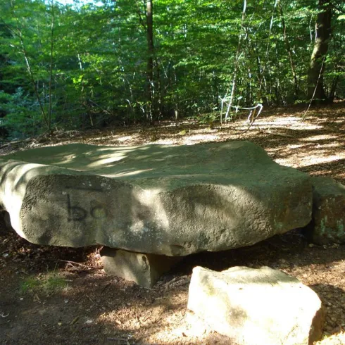 Tisch (© Skulpturen Rheinland-Pfalz e.V.)