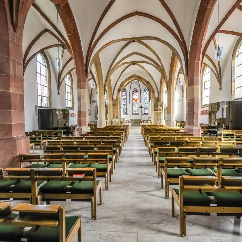 Kath. Kirche St. Martin Ruppertsberg - innen Kath. Kirche St. Martin Ruppertsberg - innen