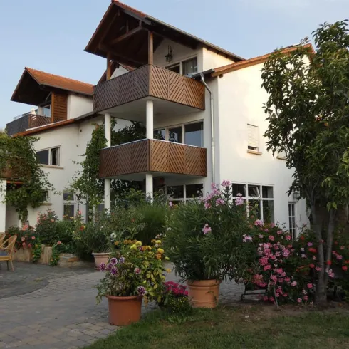 Südlicher Hof von Osten