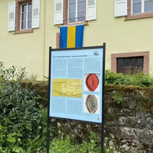 Hier wohnte der Pfarrer - und zuvor der Abt? (© Verein SÜW Annweiler e.V.)