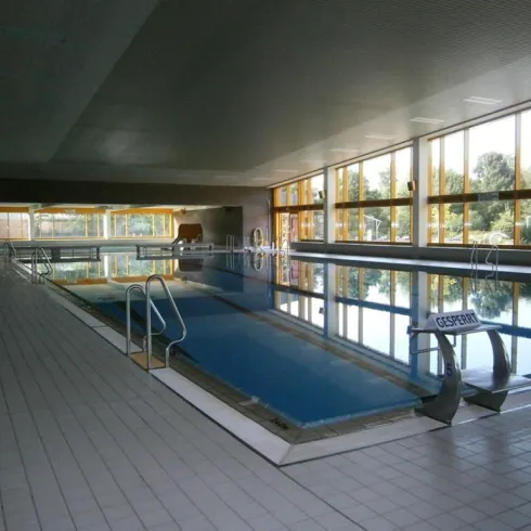 Schwimmhalle