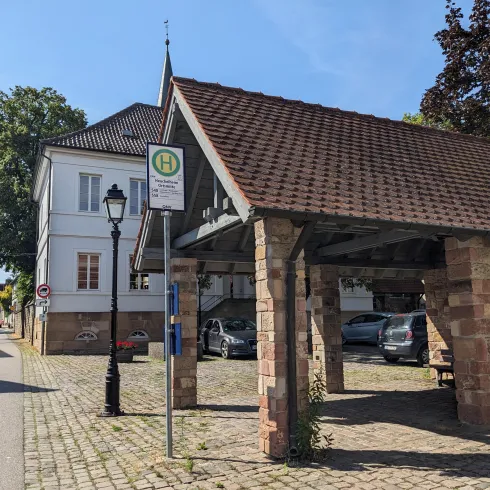 Bushaltestelle Heuchelheim Ortsmitte