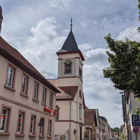 Evangelische Kirche Ingenheim (© Nicola Hoffelder, Landau-Land)