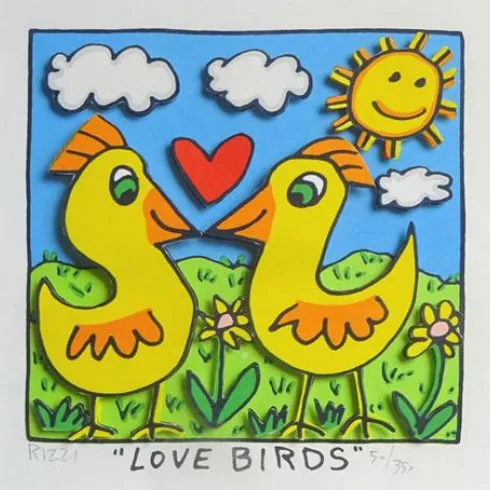 Zwei bunte Vögel stehen sich gegenüber und schauen liebevoll ineinander. Im Hintergrund sind Blumen, eine Sonne und Wolken zu sehen.