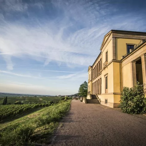 Außenansicht Schloss Villa Ludwigshöhe (© Verein SÜW Edenkoben, T. Kujat)